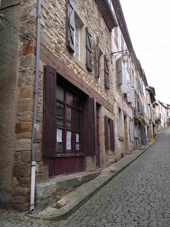 Lougat La Maison Des Chats Cordes-sur-Ciel Habitación foto